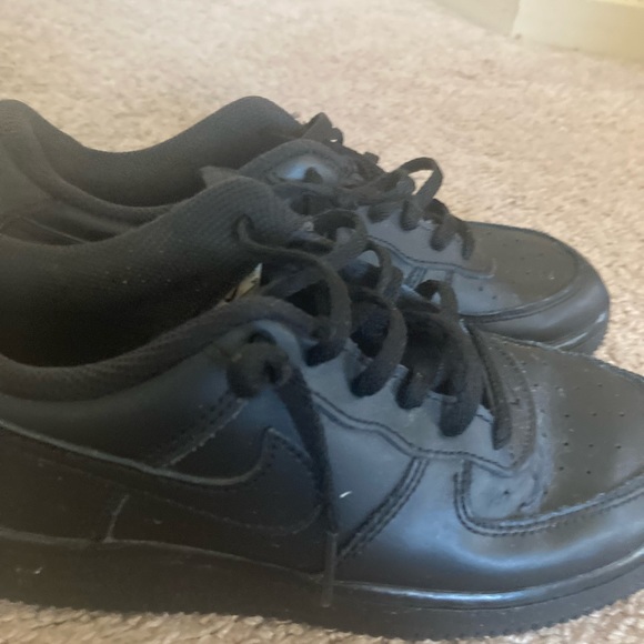 Black Air Force 1s - Picture 2 of 4